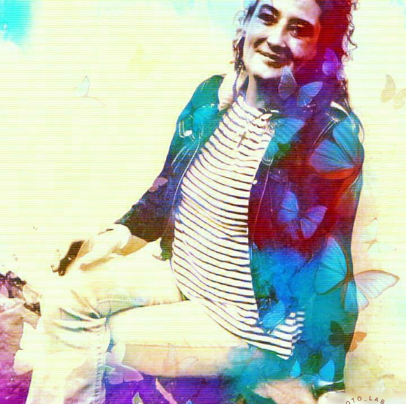 Meet your Posher, Lori - Picture 3 of 4